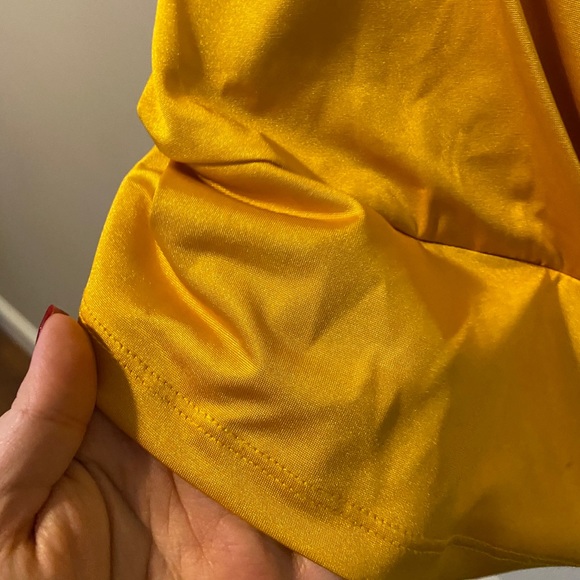 Zara Crop top - Picture 2 of 4